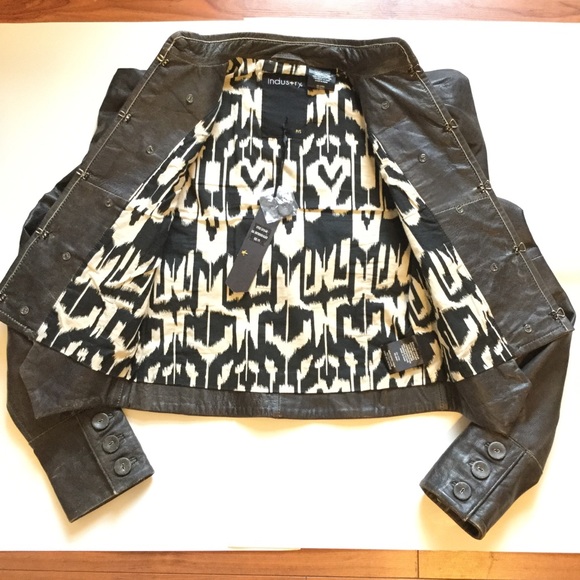 PUFF SLEEVES LEATHER JACKET🔥💥 - Picture 6 of 10